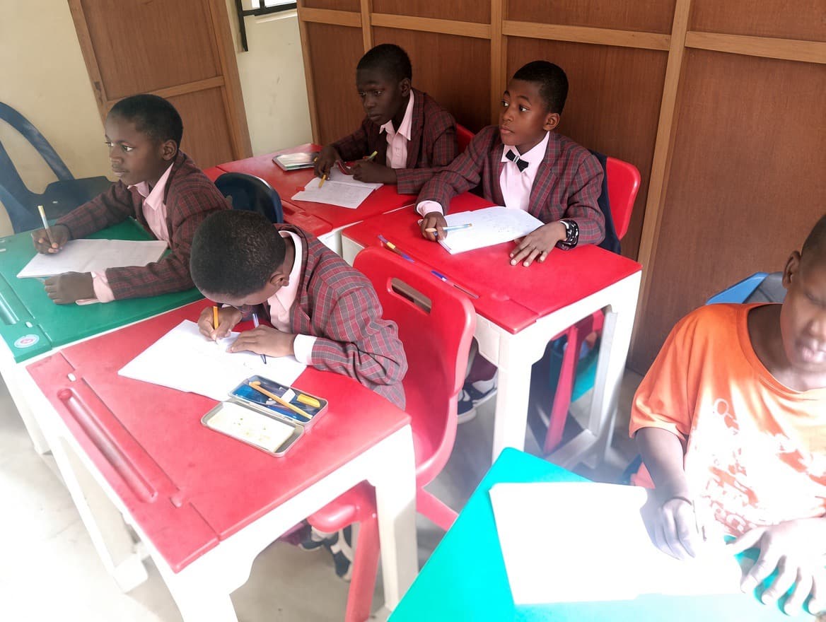 Students learning at Excellent Yisheng Digital Schools